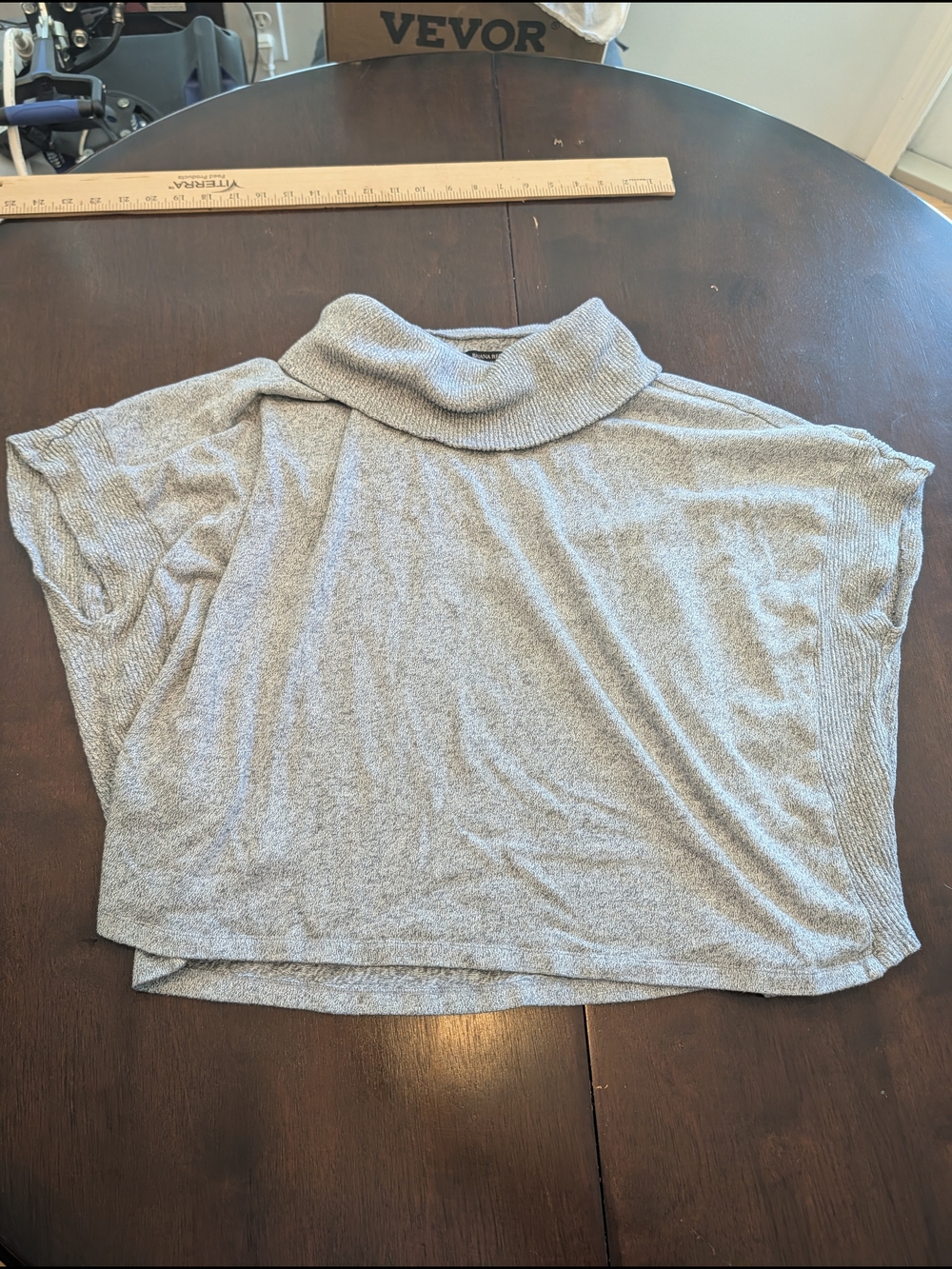 Banana Republic Light Heather Gray Women's Top And Knit Sweater